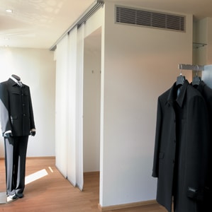 Luftkonditionering i butik Aircondition kan även byggas in så det är bar in- och utblås som syns